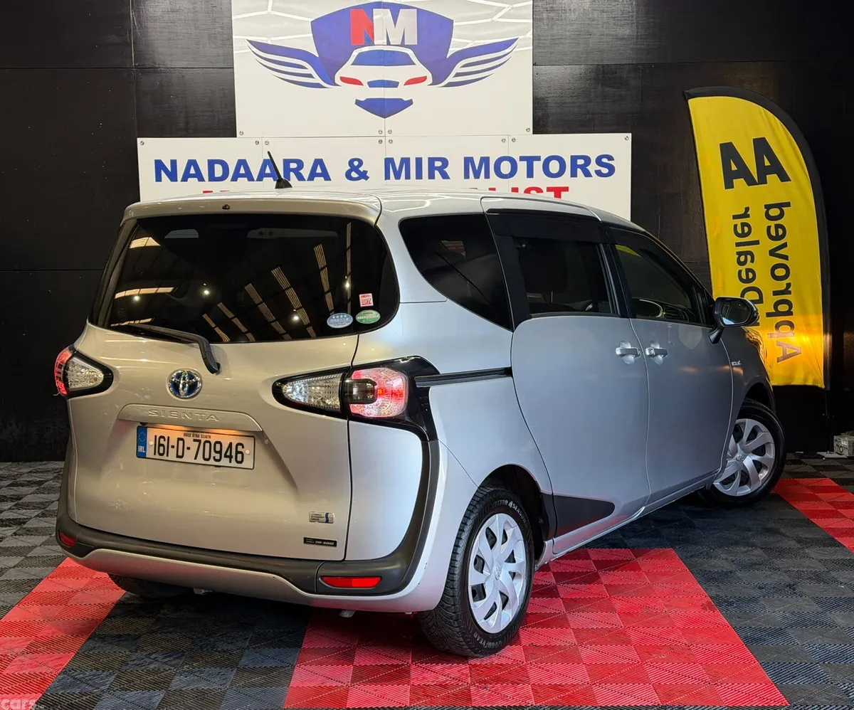 Toyota Sienta MPV, Petrol Hybrid, 2016, Silver