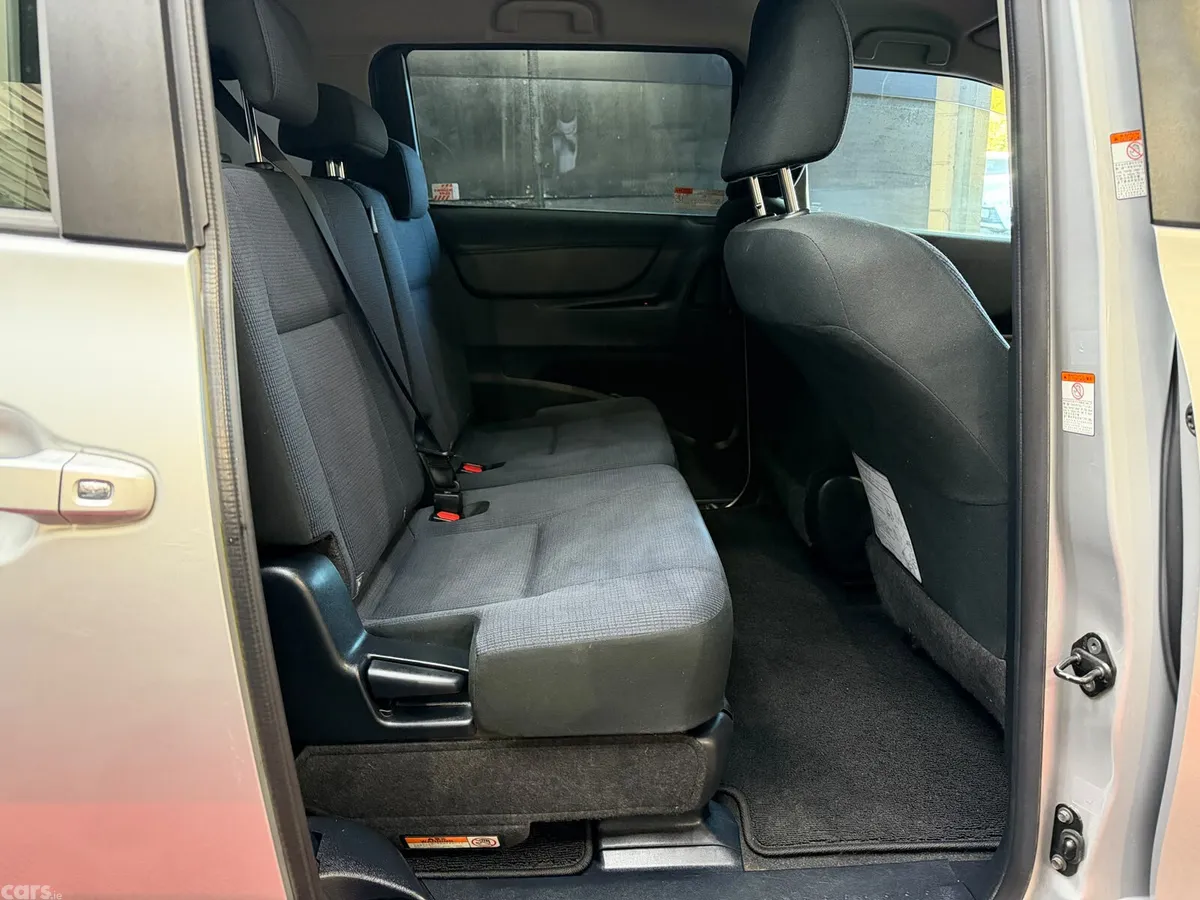 Toyota Sienta MPV, Petrol Hybrid, 2016, Silver