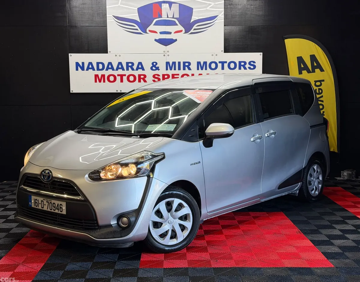 Toyota Sienta MPV, Petrol Hybrid, 2016, Silver