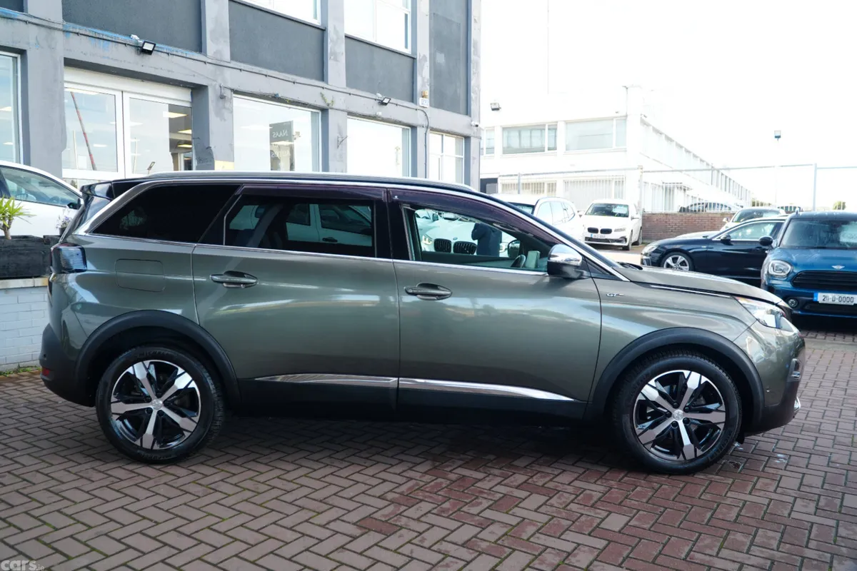 Peugeot 5008 MPV, Diesel, 2019, Grey