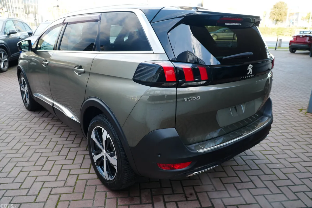 Peugeot 5008 MPV, Diesel, 2019, Grey