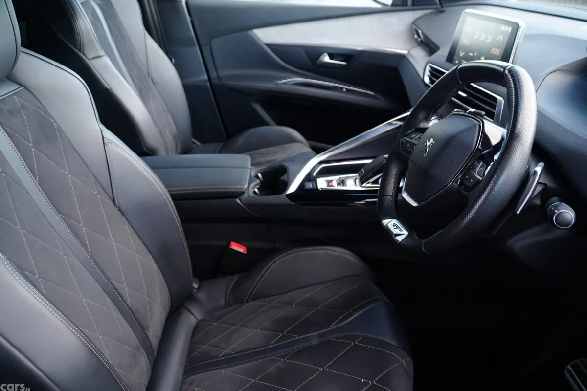 Peugeot 5008 MPV, Diesel, 2019, Grey