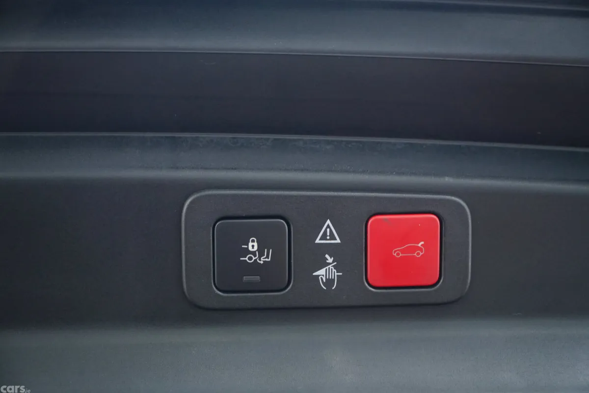 Peugeot 5008 MPV, Diesel, 2019, Grey