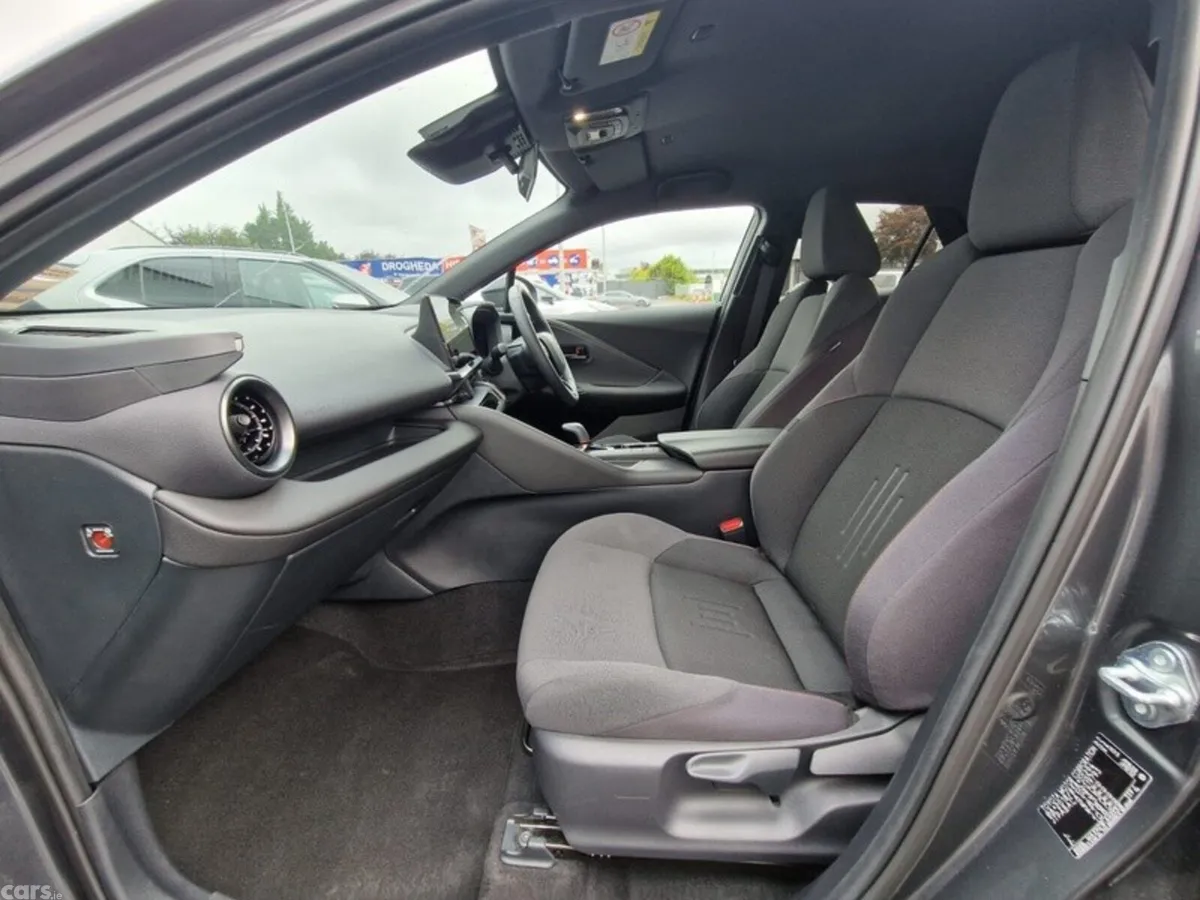 Toyota C-HR SUV, Petrol Hybrid, 2025, Grey