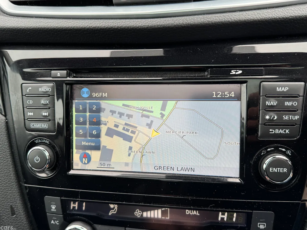 Nissan Qashqai MPV, Petrol, 2018, Red