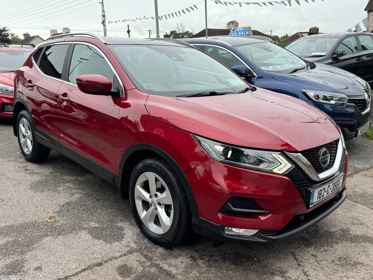 Nissan Qashqai MPV, Petrol, 2018, Red