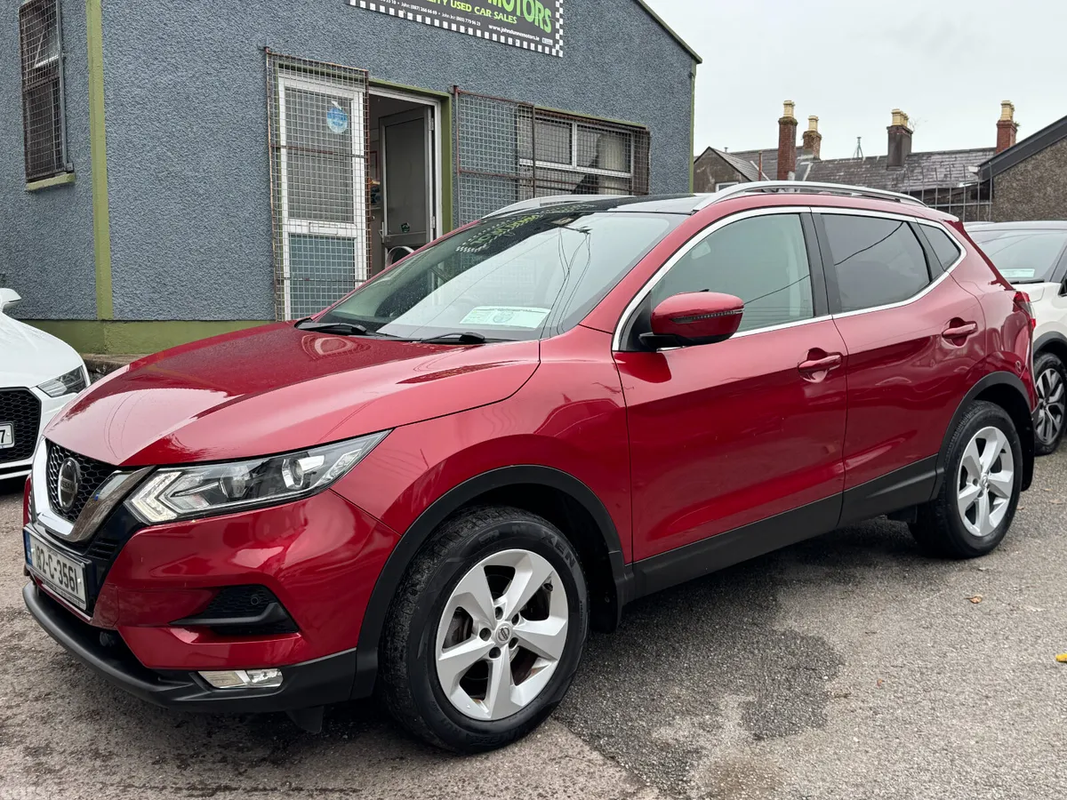 Nissan Qashqai MPV, Petrol, 2018, Red