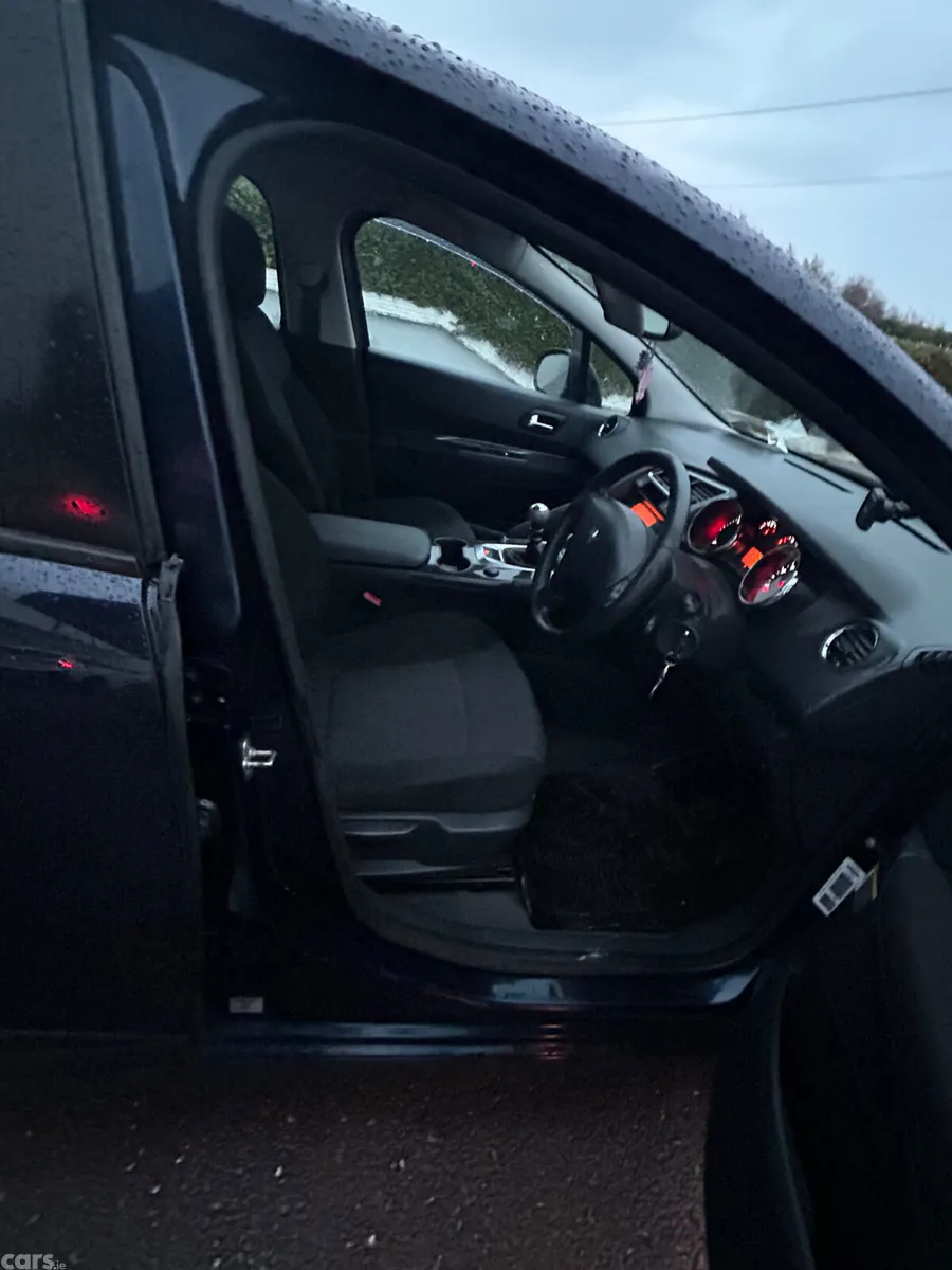 Peugeot 3008 MPV, Diesel, 2011, Blue