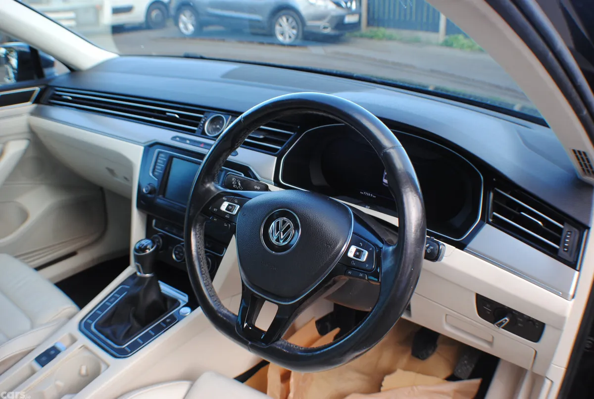 Volkswagen Passat Saloon, Diesel, 2016, Black