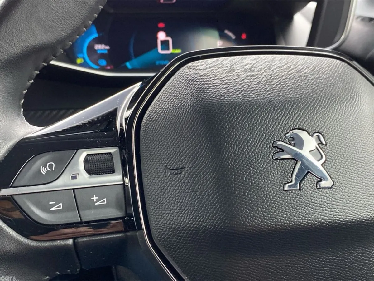 Peugeot 208 Hatchback, Electric, 2022, Blue