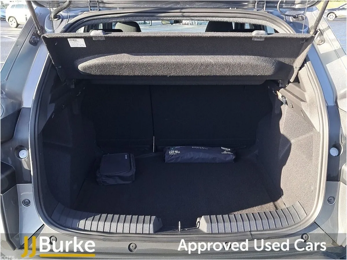 Dacia Duster SUV, Petrol Hybrid, 2025, Grey