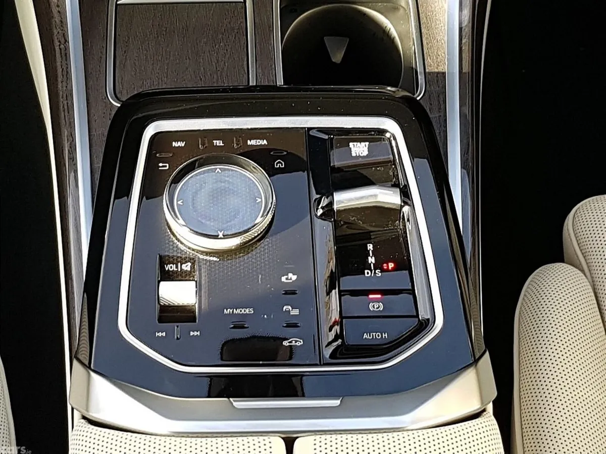 BMW 7-Series Saloon, Petrol Plug-in Hybrid, 2026, Black