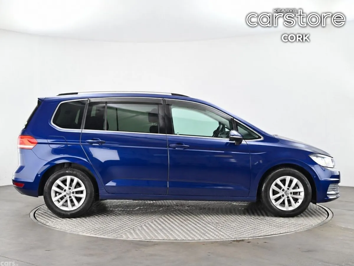 Volkswagen Touran MPV, Petrol, 2018, Blue