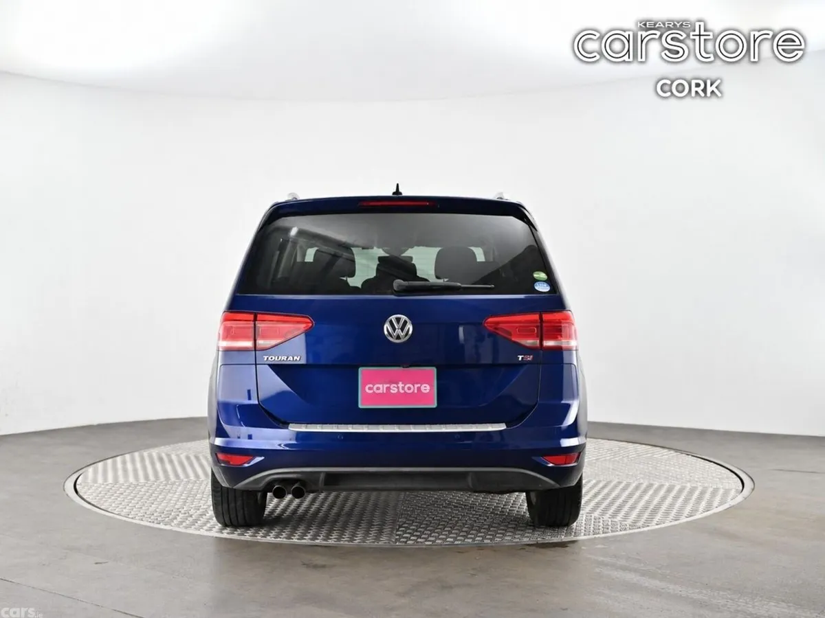 Volkswagen Touran MPV, Petrol, 2018, Blue