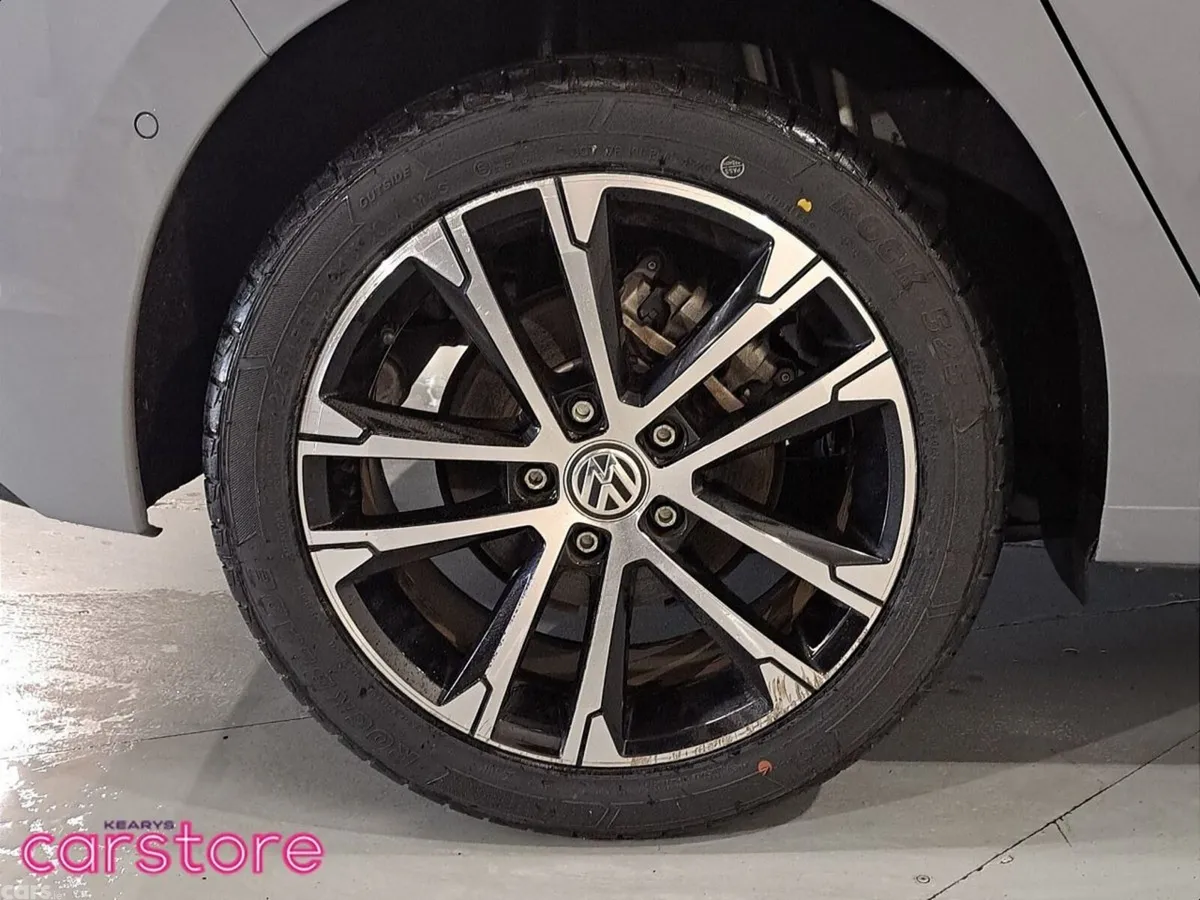 Volkswagen Golf Hatchback, Petrol, 2023, Grey