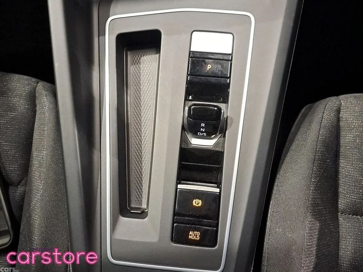 Volkswagen Golf Hatchback, Petrol, 2023, Grey