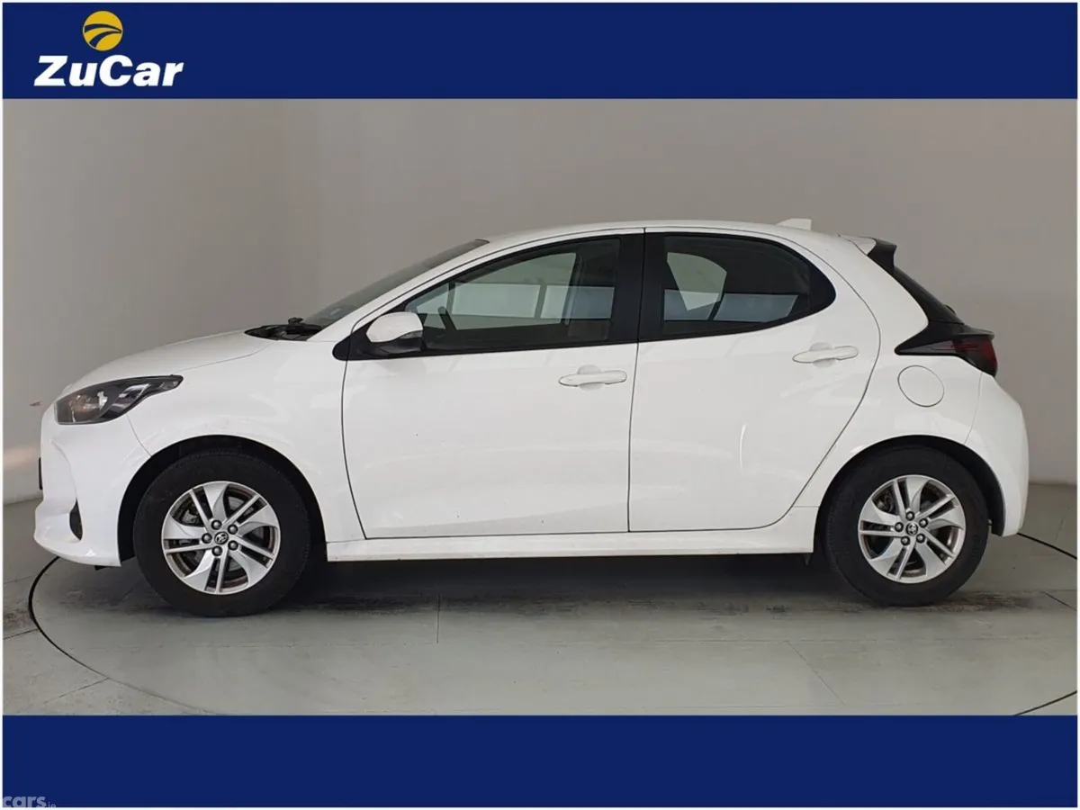 Toyota Yaris Hatchback, Petrol Hybrid, 2024, White