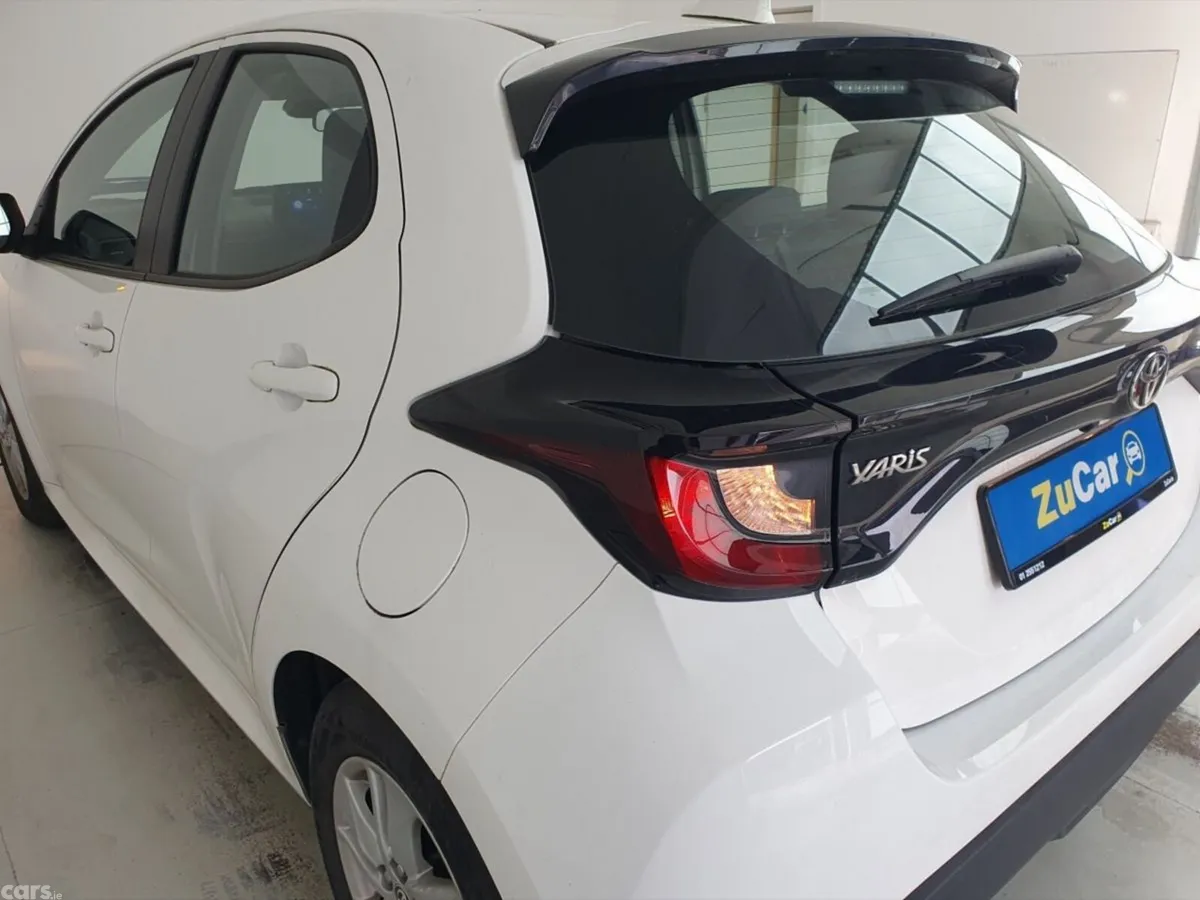 Toyota Yaris Hatchback, Petrol Hybrid, 2024, White