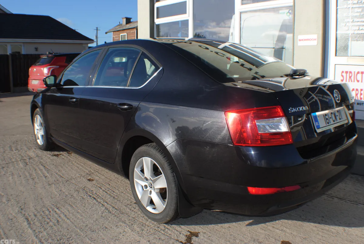 Skoda Octavia Saloon, Diesel, 2016, Black