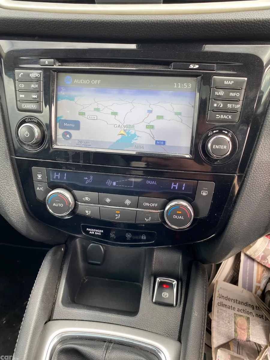 Nissan Qashqai Hatchback, Diesel, 2014, Brown