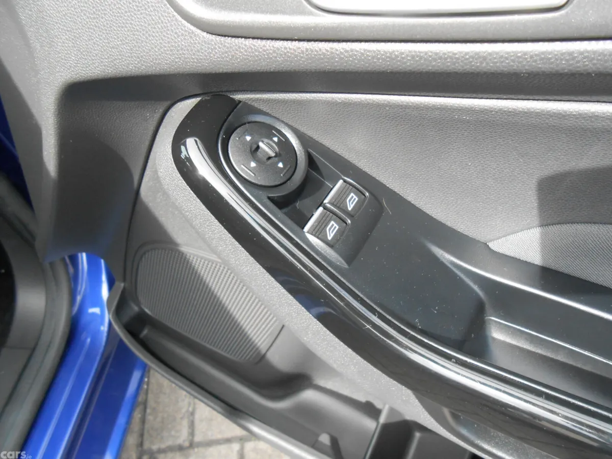 Ford Fiesta Hatchback, Petrol, 2016, Blue