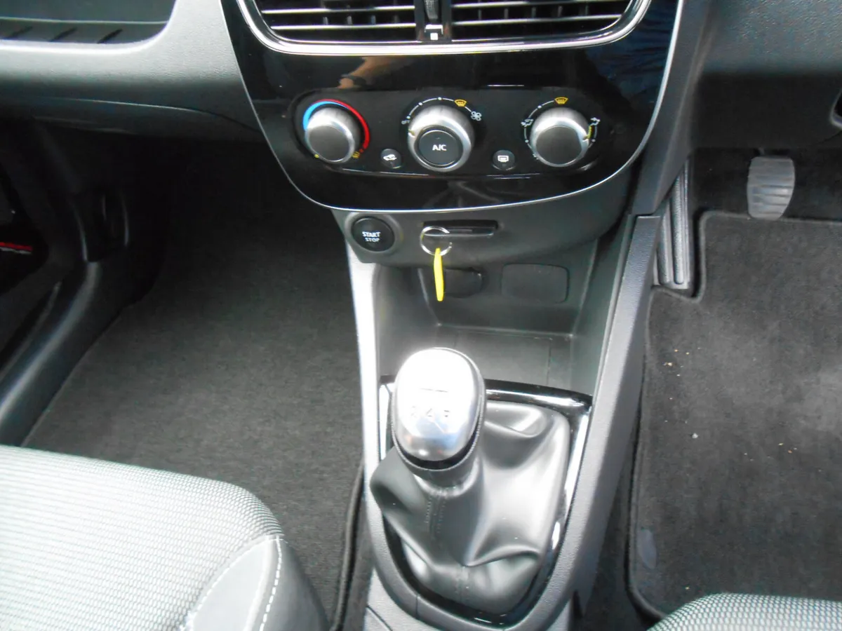 Renault Clio Hatchback, Petrol, 2019, Black