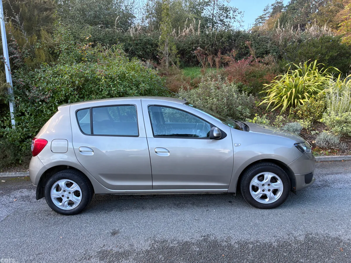 Dacia Sandero Hatchback, Petrol, 2015, Gold