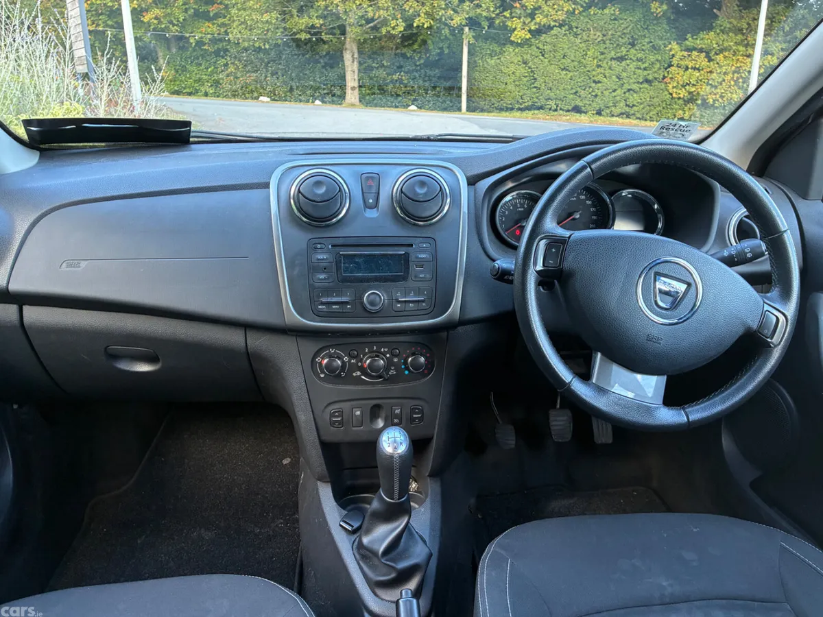 Dacia Sandero Hatchback, Petrol, 2015, Gold