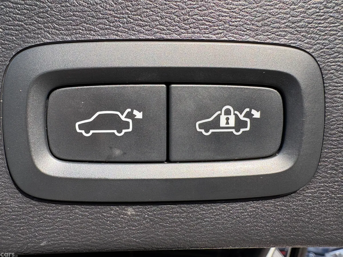 Volvo XC40 SUV, Electric, 2023, White