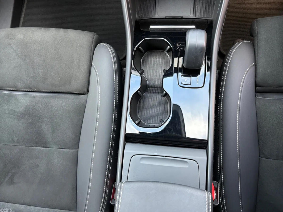 Volvo XC40 SUV, Electric, 2023, White