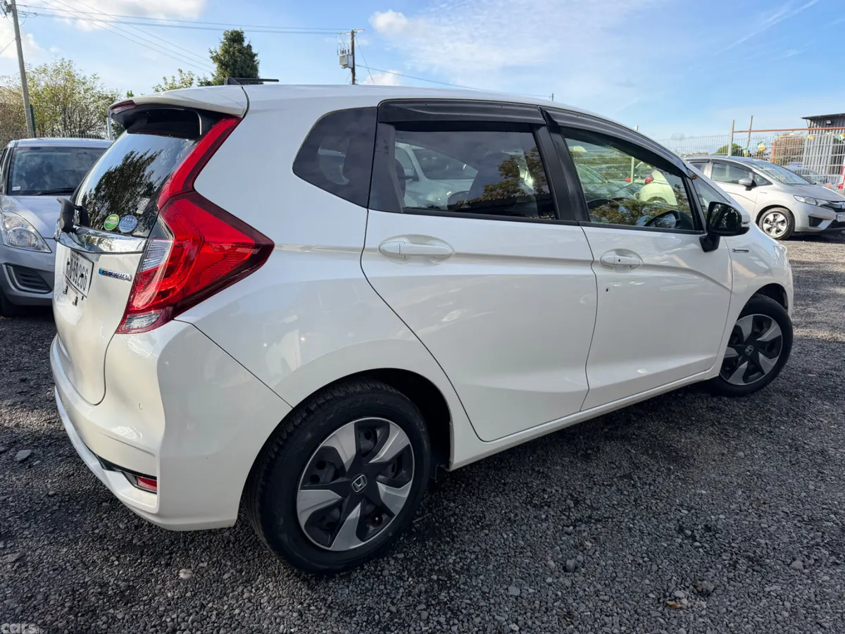 Honda Fit Hatchback, Petrol Hybrid, 2017, White
