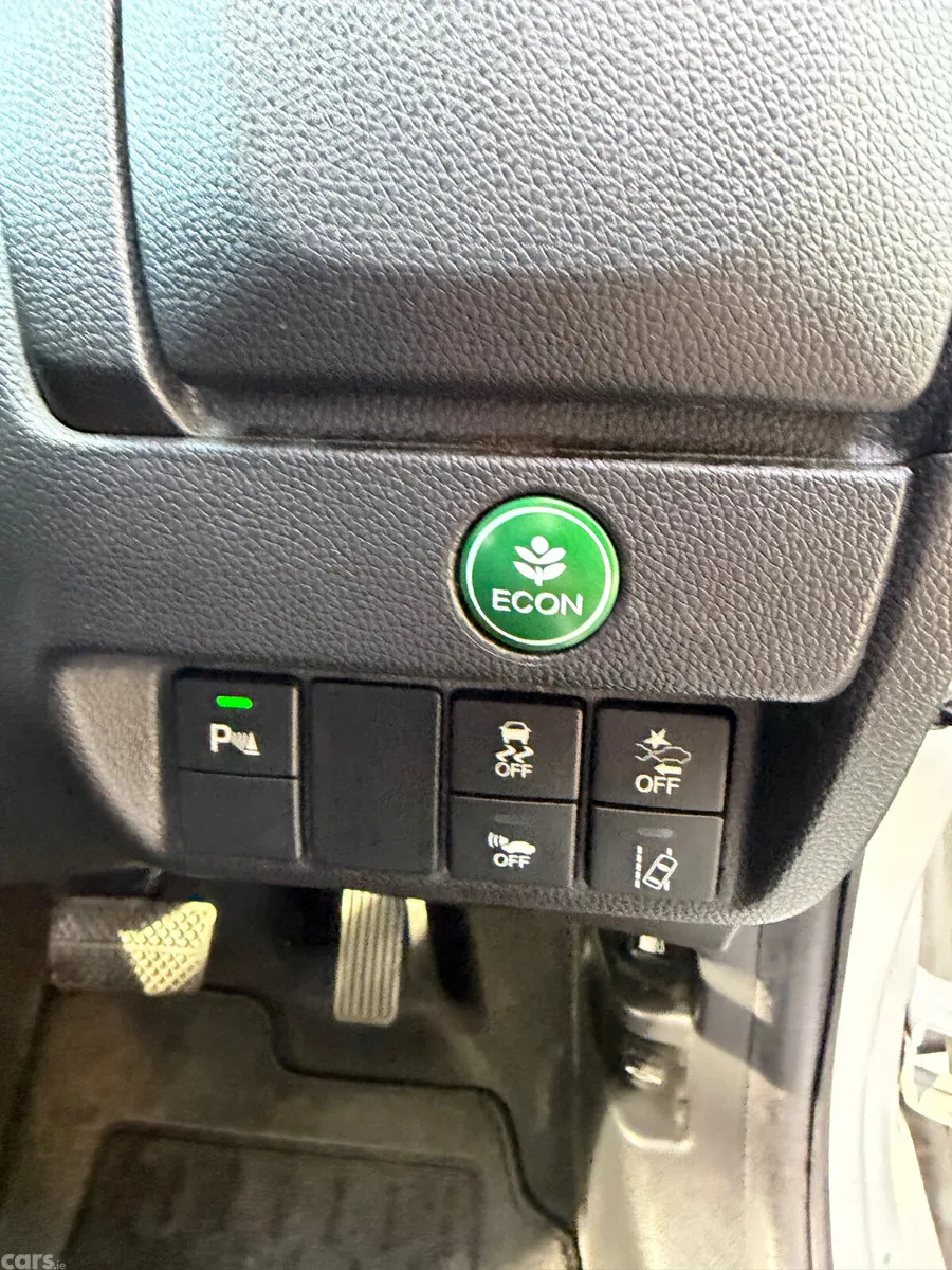 Honda Fit Hatchback, Petrol Hybrid, 2017, White
