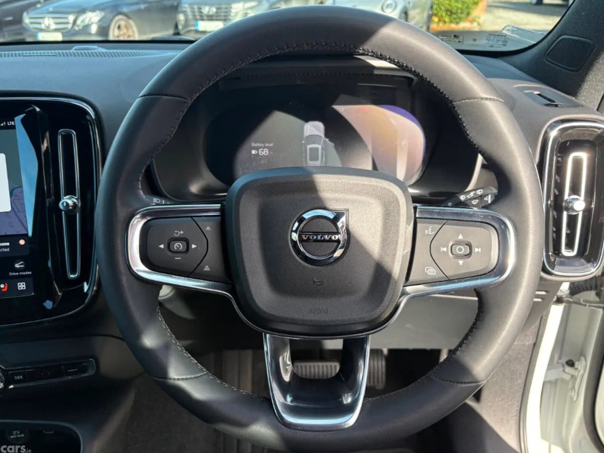 Volvo XC40 SUV, Electric, 2023, White