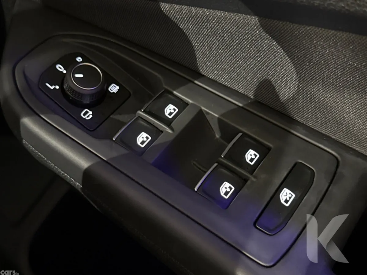 Volkswagen Golf Hatchback, Petrol Hybrid, 2021, Blue