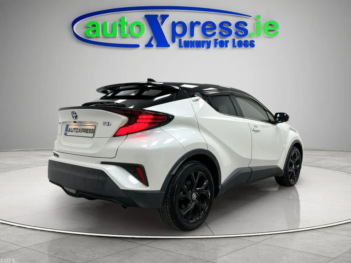 Toyota C-HR SUV, Petrol Hybrid, 2021, White