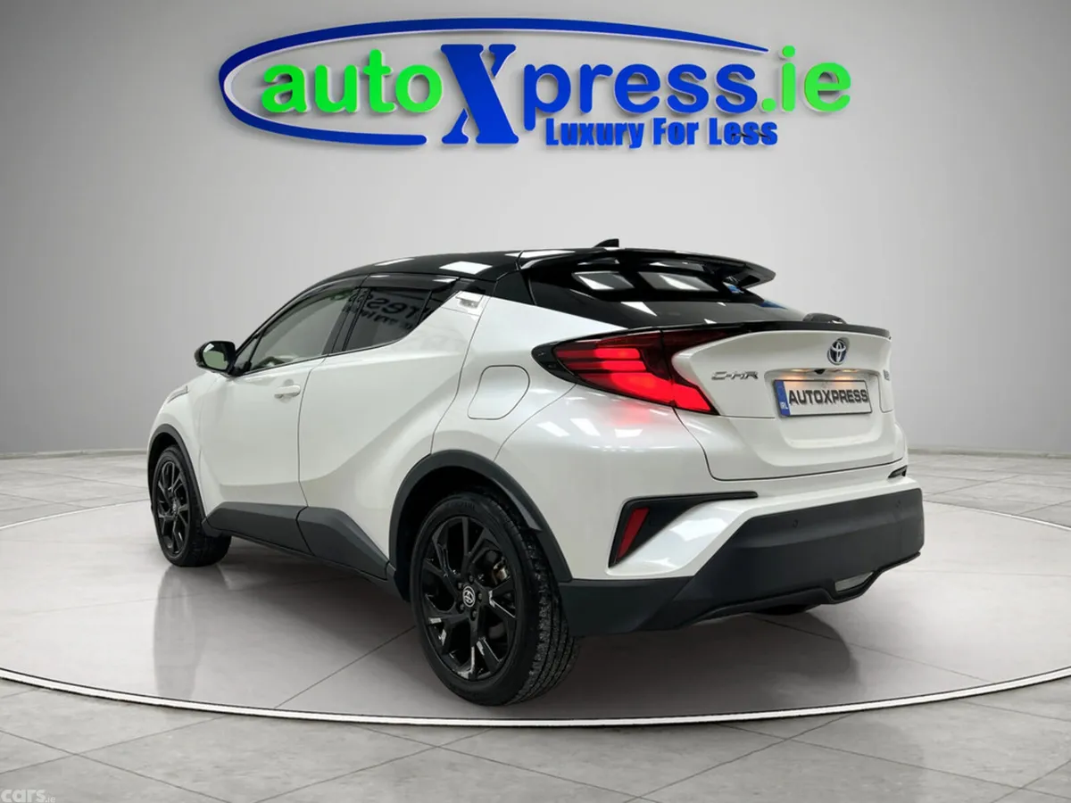 Toyota C-HR SUV, Petrol Hybrid, 2021, White