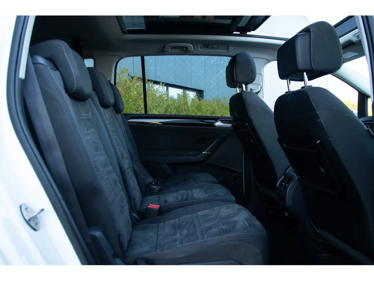 Volkswagen Touran MPV, Diesel, 2016, White