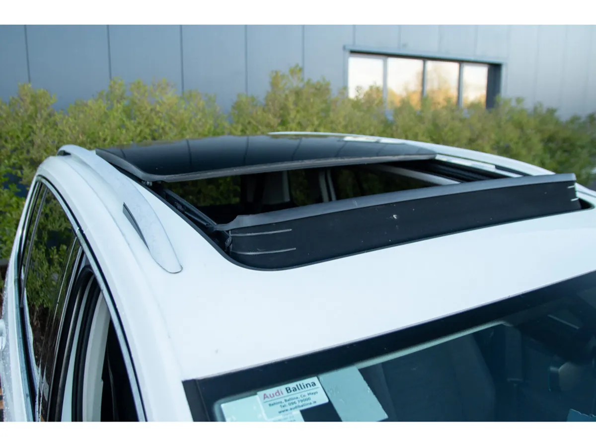 Volkswagen Touran MPV, Diesel, 2016, White