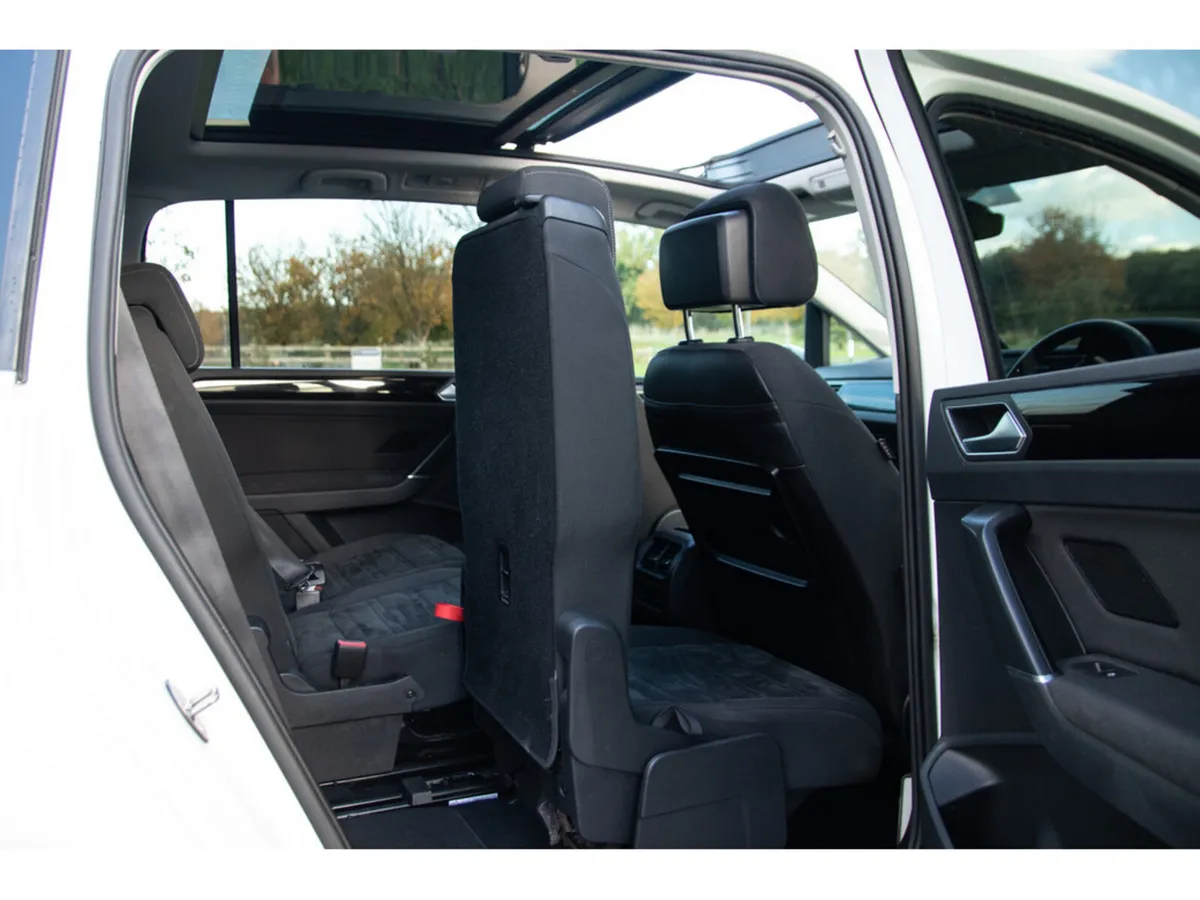 Volkswagen Touran MPV, Diesel, 2016, White
