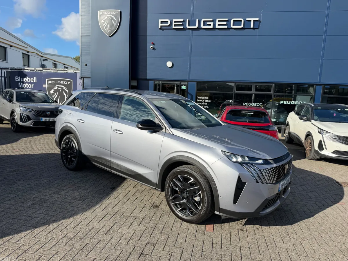 Peugeot 5008 MPV, Petrol, 2025, Grey