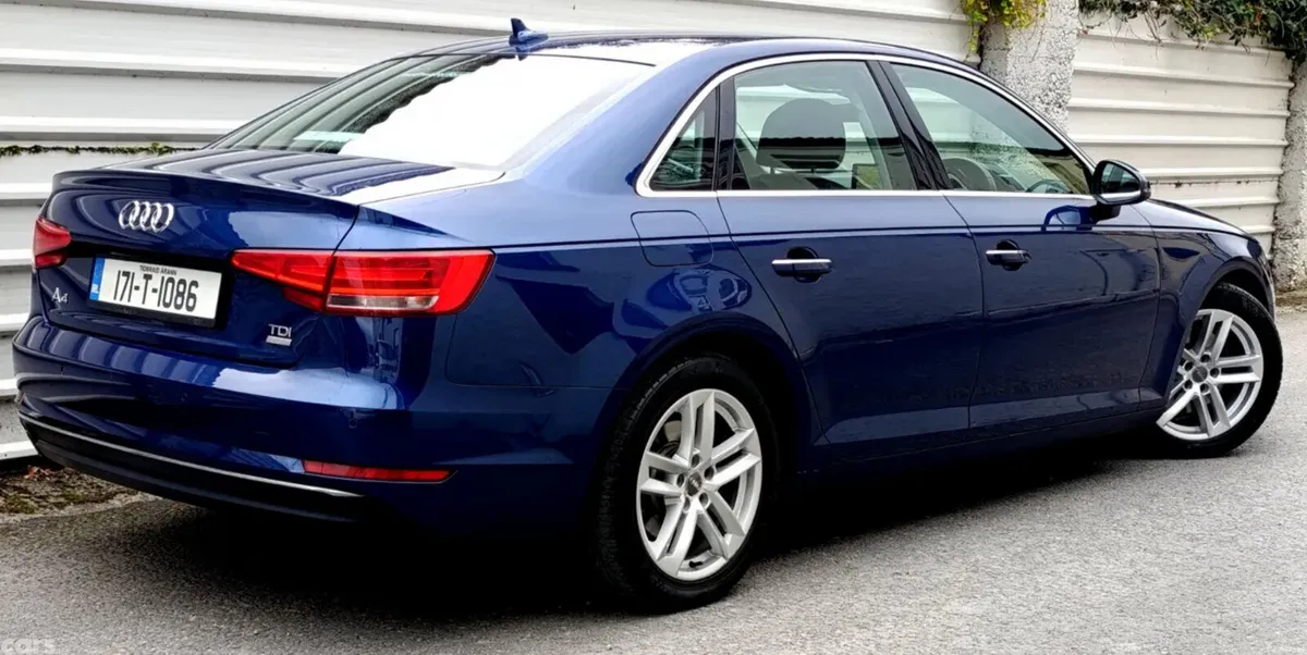Audi A4 Saloon, Diesel, 2017, Blue