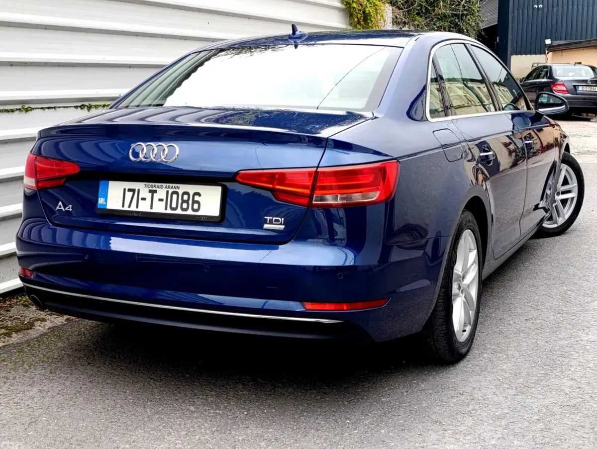 Audi A4 Saloon, Diesel, 2017, Blue