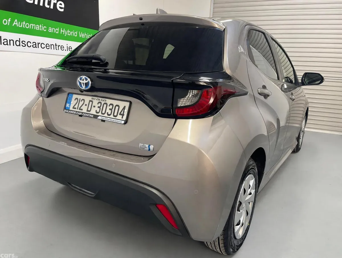 Toyota Yaris Hatchback, Petrol Hybrid, 2021, Brown