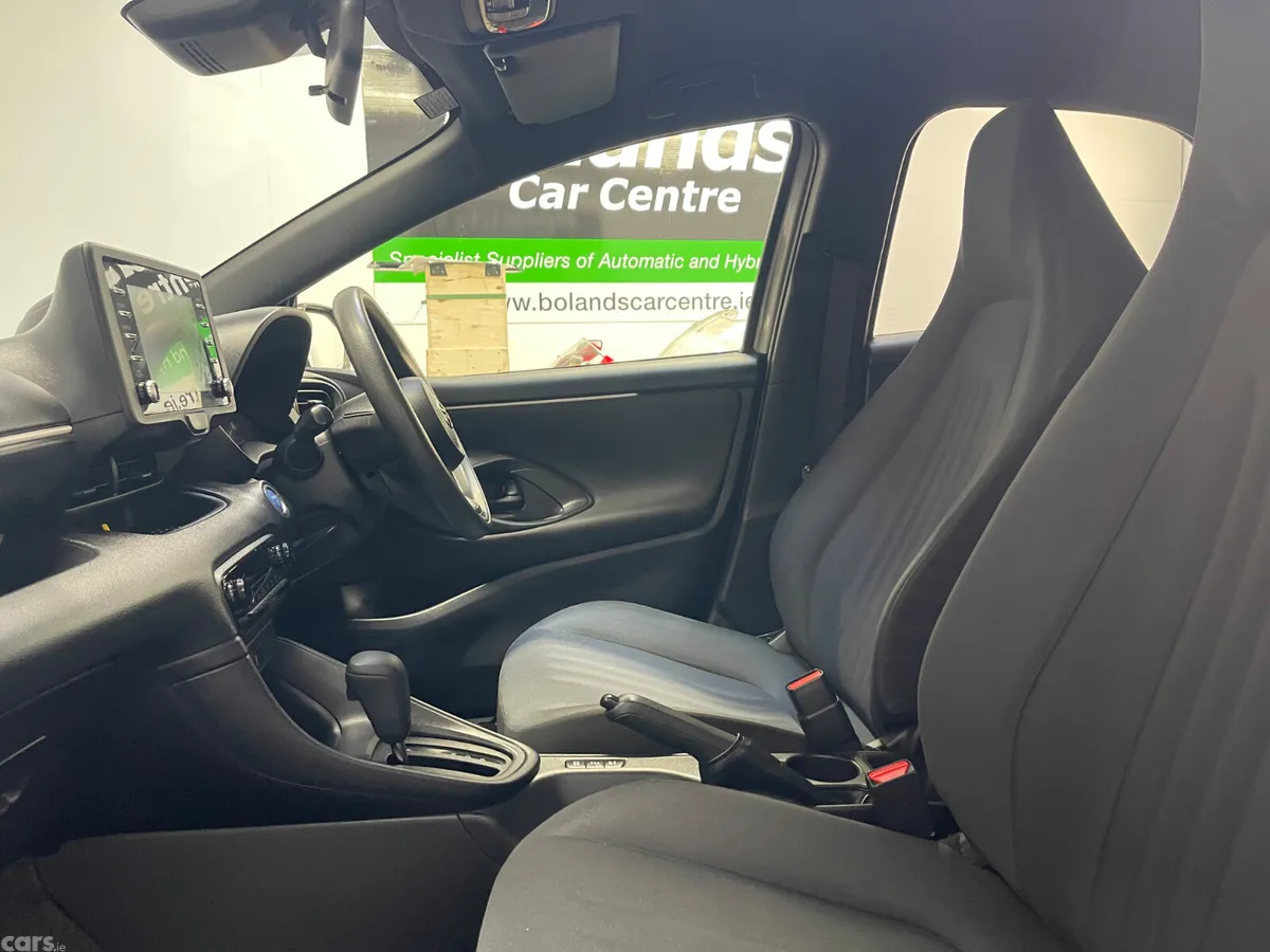 Toyota Yaris Hatchback, Petrol Hybrid, 2021, Brown