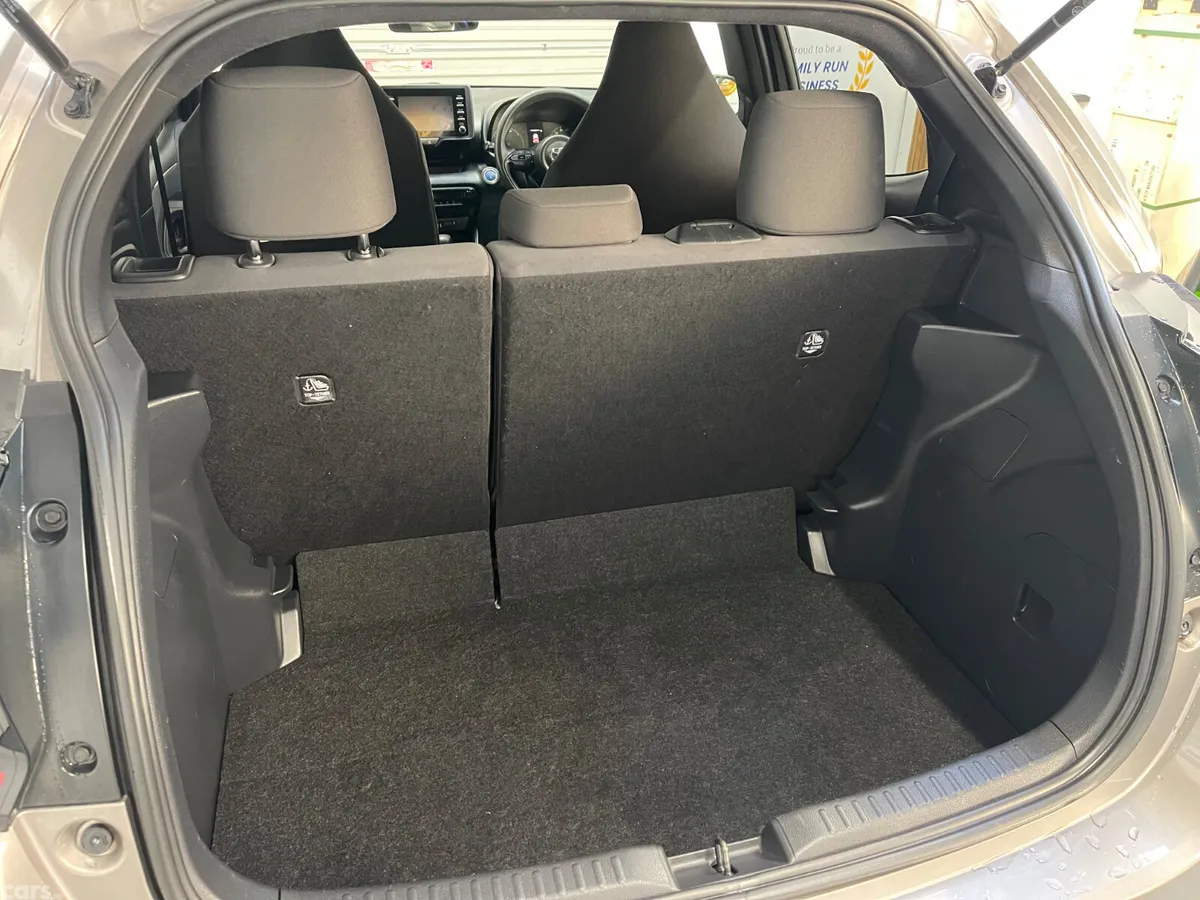 Toyota Yaris Hatchback, Petrol Hybrid, 2021, Brown