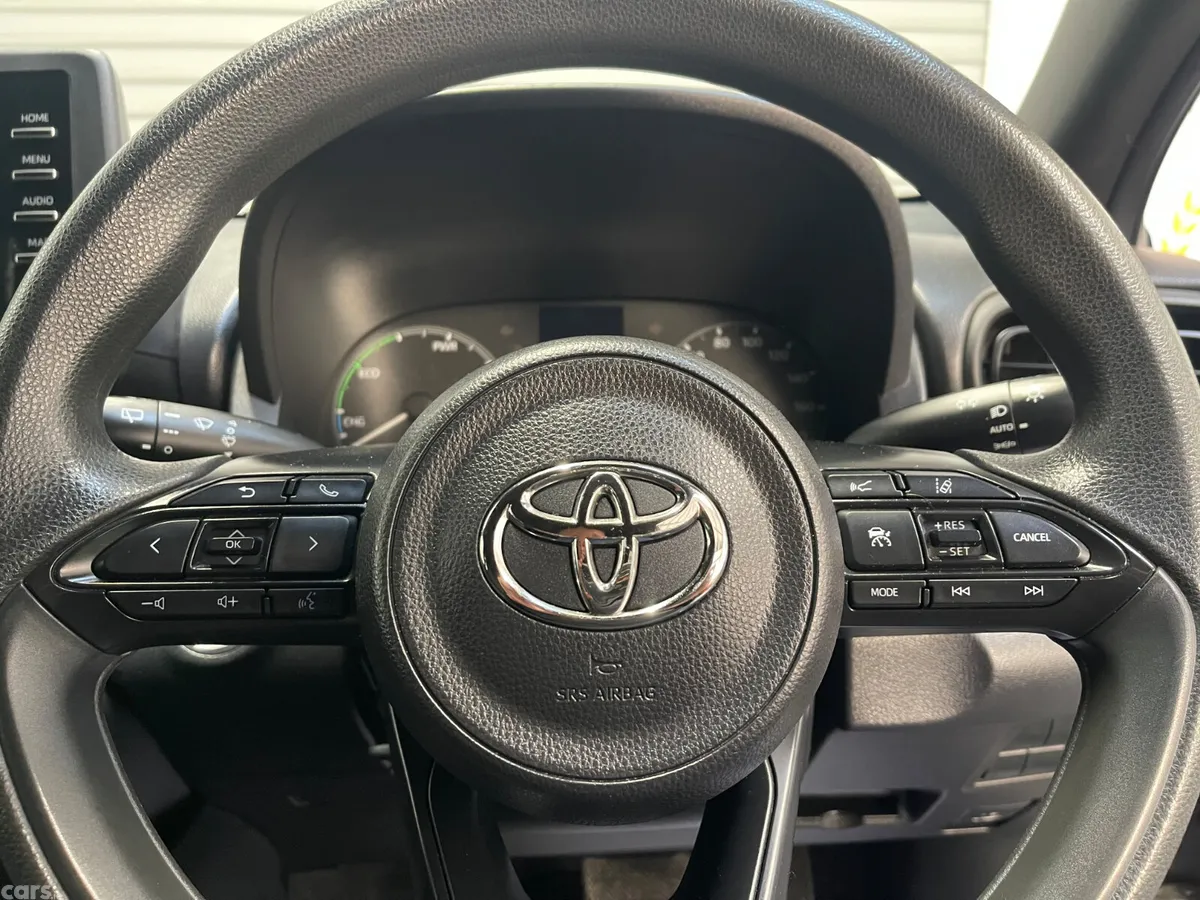 Toyota Yaris Hatchback, Petrol Hybrid, 2021, Brown