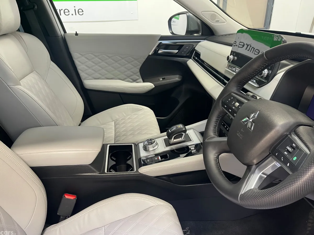 2022 Mitsubishi Outlander 7 Seater Hybrid 2.4 Phev, Clondalkin