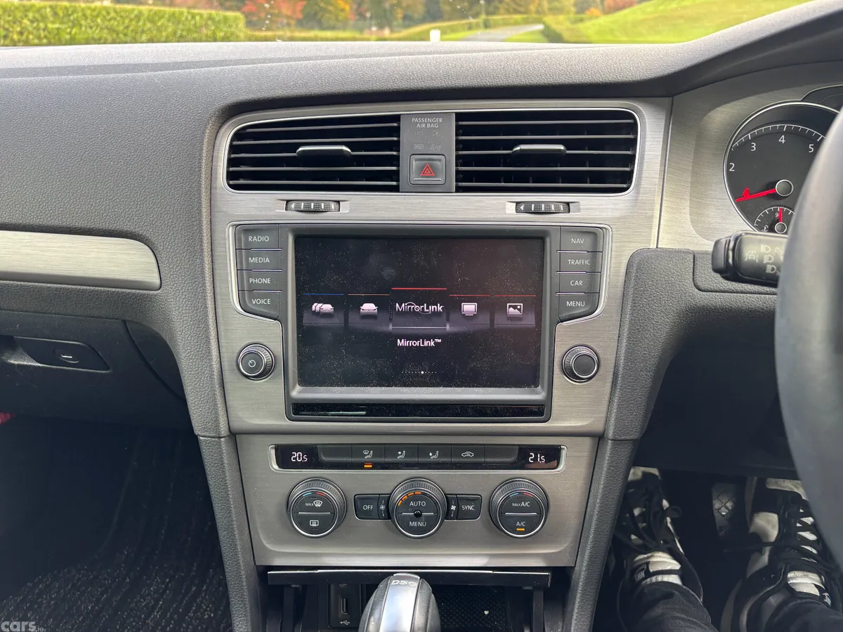 Volkswagen Golf Hatchback, Petrol, 2016, White
