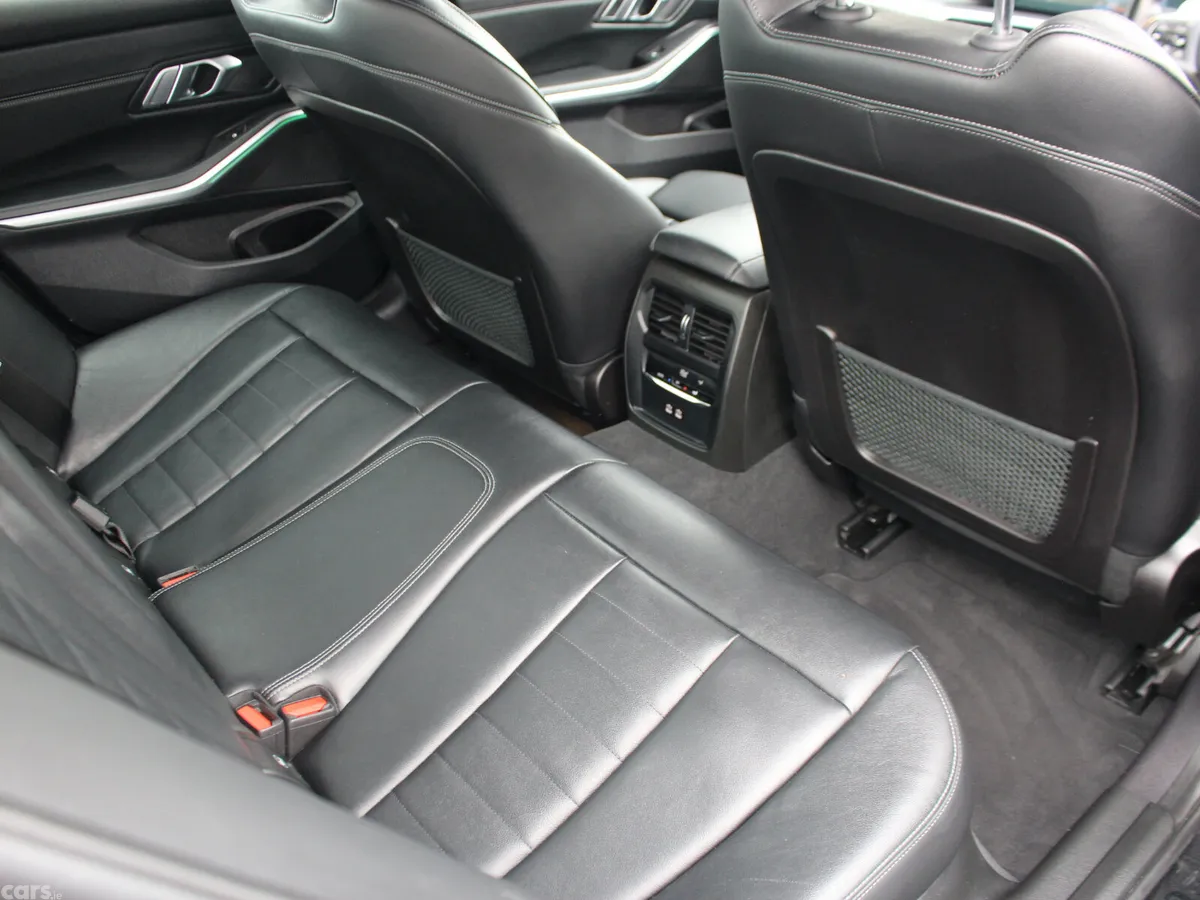 BMW 3-Series Saloon, Petrol Hybrid, 2023, Black