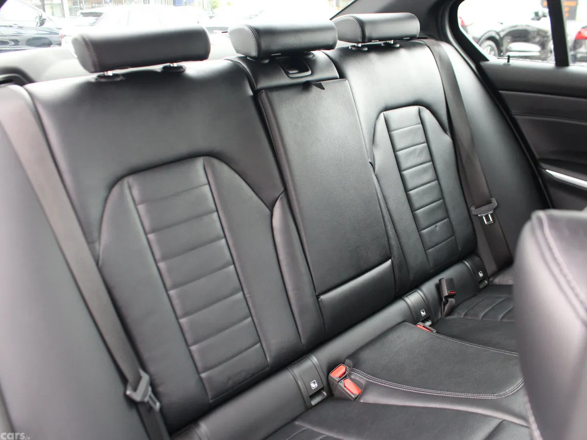 BMW 3-Series Saloon, Petrol Hybrid, 2023, Black
